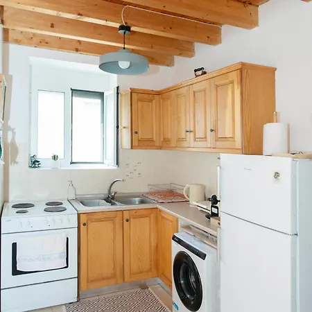 Liopetra At Messaria Corfu! 펜션 *