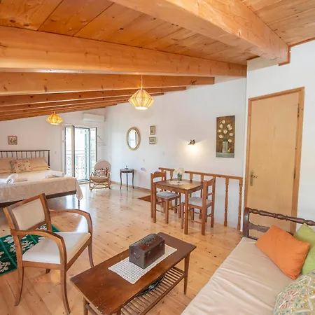 Liopetra At Messaria Corfu! 펜션 *