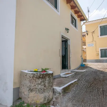 Liopetra At Messaria Corfu! 펜션 Mesaria (Corfu)